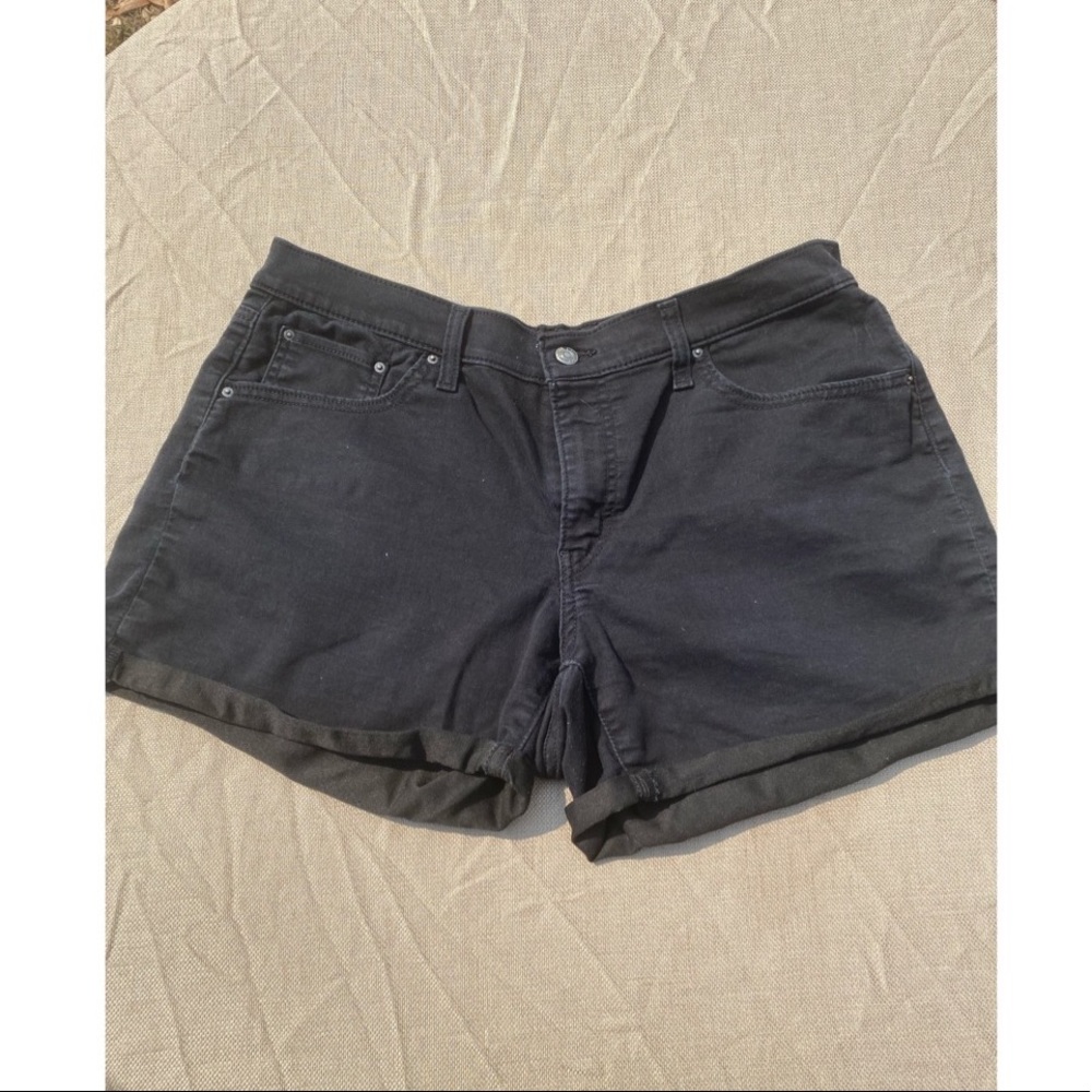 Levi Mid-Length Black Shorts US 32